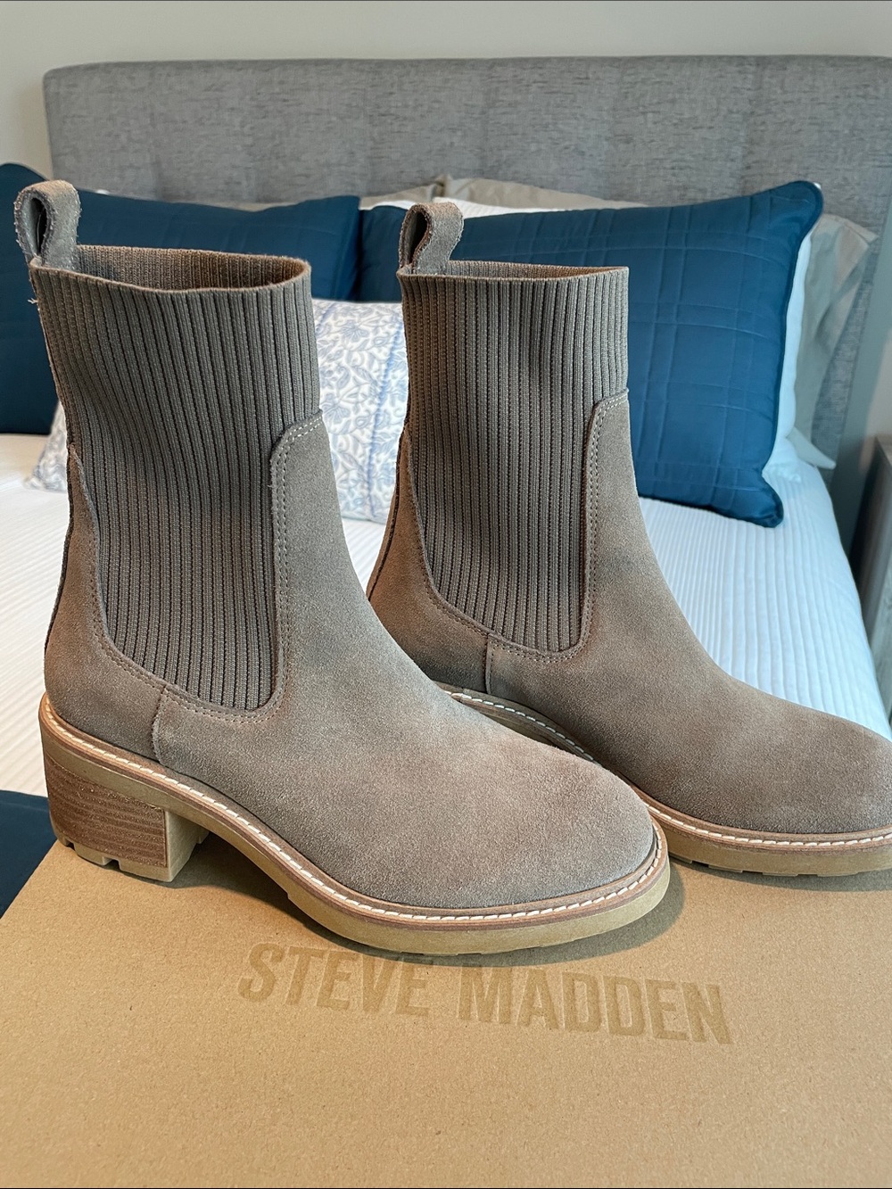 Steve Madden Kiley Leather Suede Tan Brown Ankle Boots NWT